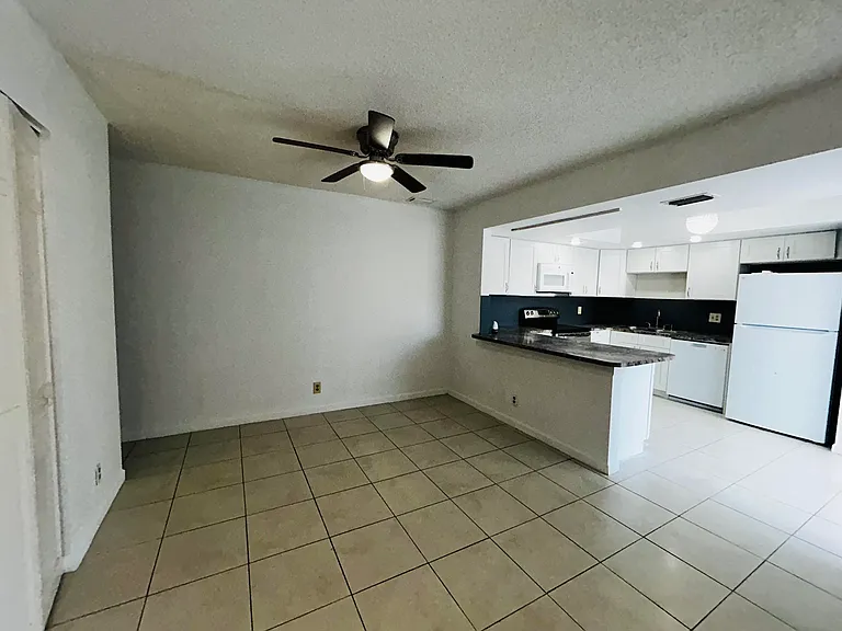 11983 Shakerwood Ln — Photo 12