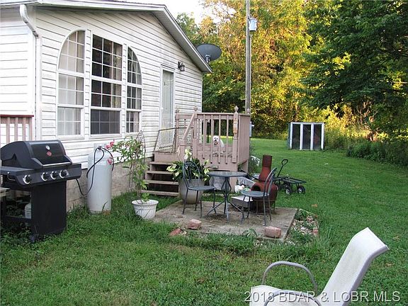 4th image of 32 Black Walnut Dr