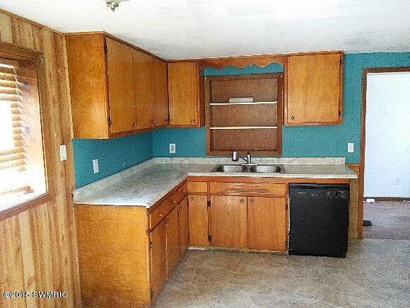 2nd image of 9135 S Dickinson Ave
