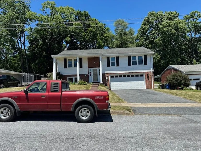 307 Evergreen St — Photo 1