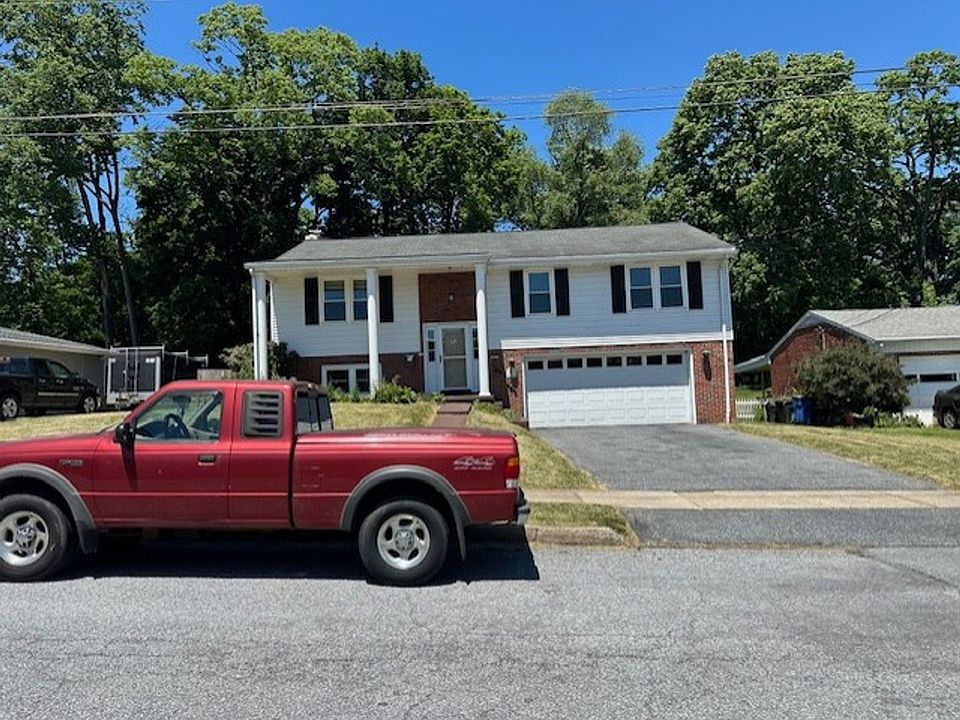 1st image of 307 Evergreen St