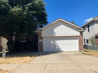 1004 Fort Apache Dr, Haslet, TX 76052