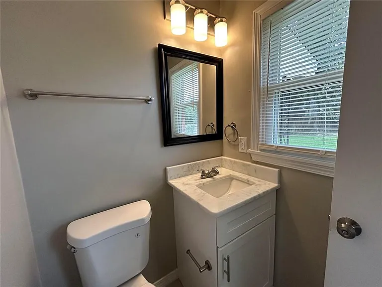 506 Seville Dr — Photo 27