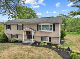 3156 Wharton Dr, Yorktown Heights, NY 10598