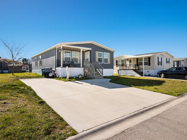 2111 Summerfield Ln, Traverse City, MI 49686