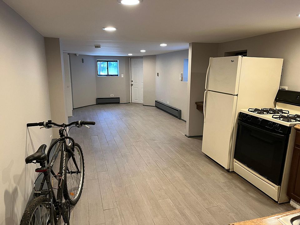 1st image of 2532 N Sawyer Ave APT Gdn