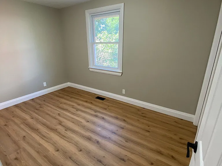 25 Hickery Pl #MAIN FLOOR — Photo 10