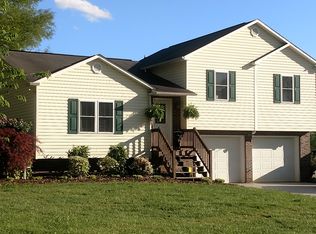 2848 E T Camp Rd, Morganton, NC 28655