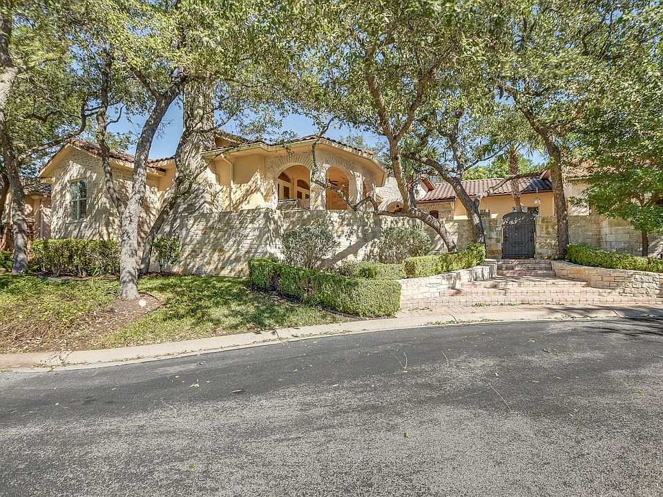 1st image of 10 Tuscany Ct
