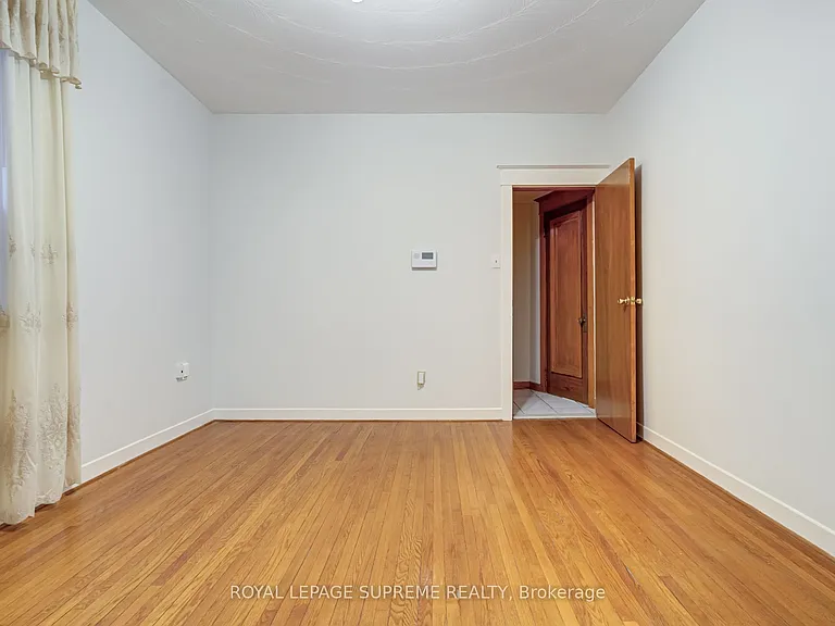160 Shanly St #MAIN LOWER — Photo 20