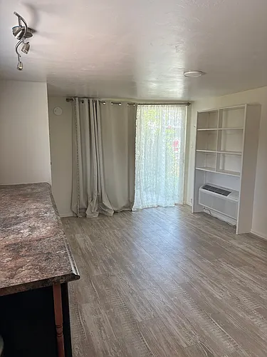 911 Teller Ave #1 Photo 1