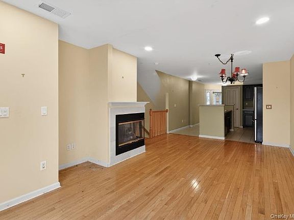 5th image of 414 Highridge Court