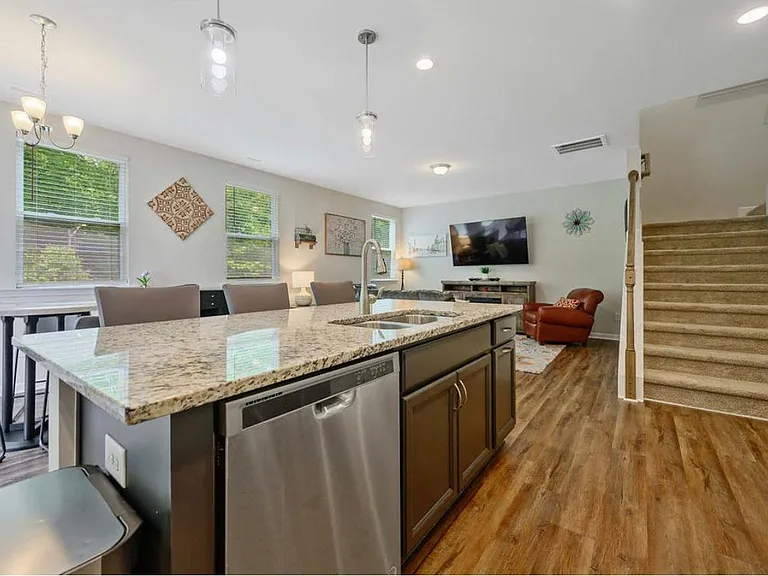 155 Rossell Park Cir — Photo 10