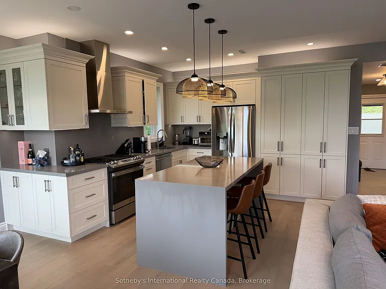 658 Johnston Park Ave — Photo 7