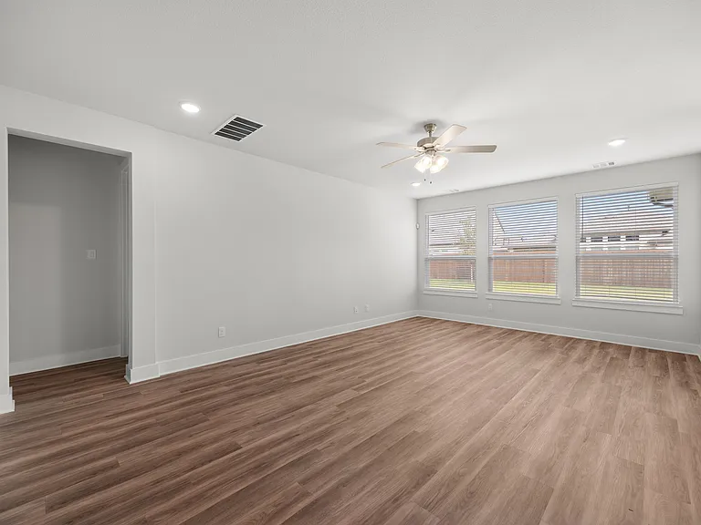 6506 Elaine Ct — Photo 13
