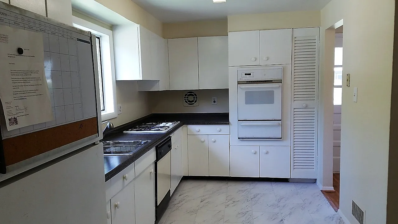 Huge Split Level in Convenient Aspen Hill! — Photo 4