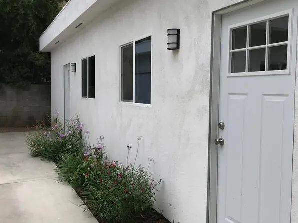 18558 Hart St, Reseda, CA 91335