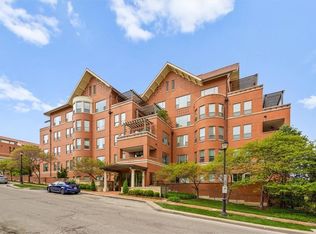 4900 Central St APT 501, Kansas City, MO 64112