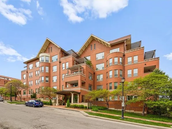 4900 Central St APT 501, Kansas City, MO 64112