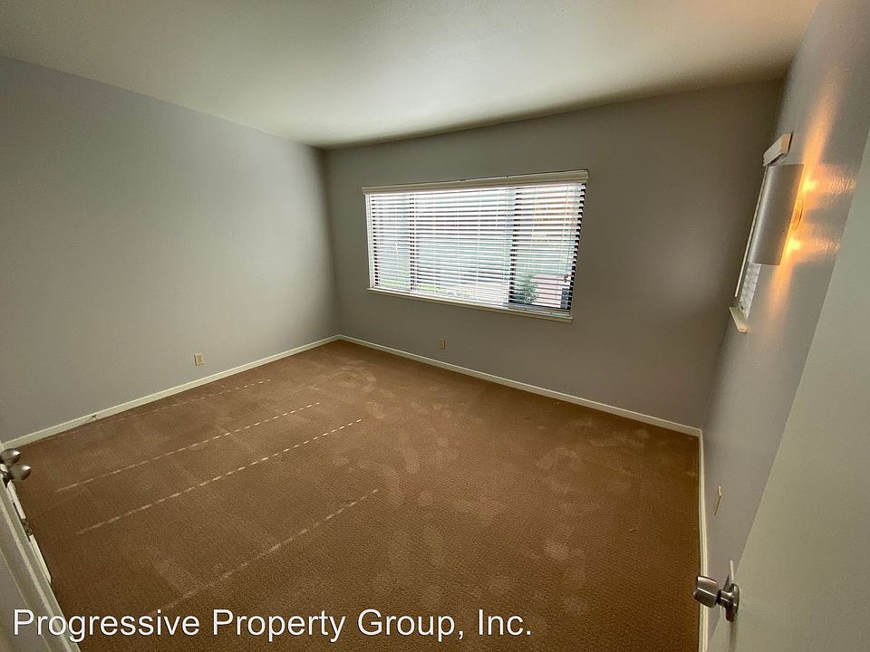 1st image of 108 Ross Ave #C