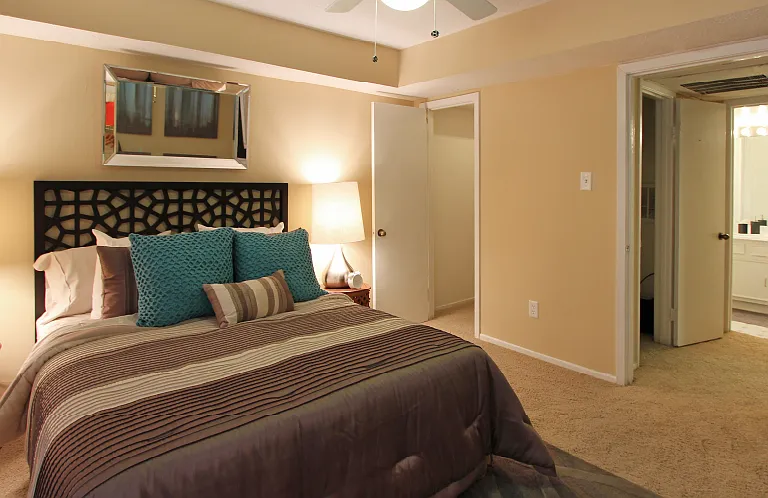 Waters of Winrock Apartments — Photo 15