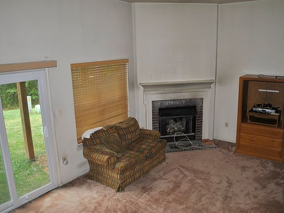 2nd image of 44076 Gala Cir