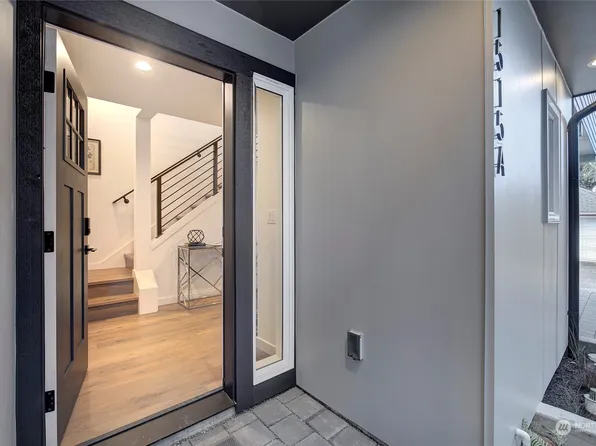 1515 A 44th Avenue SW, Seattle, WA 98116