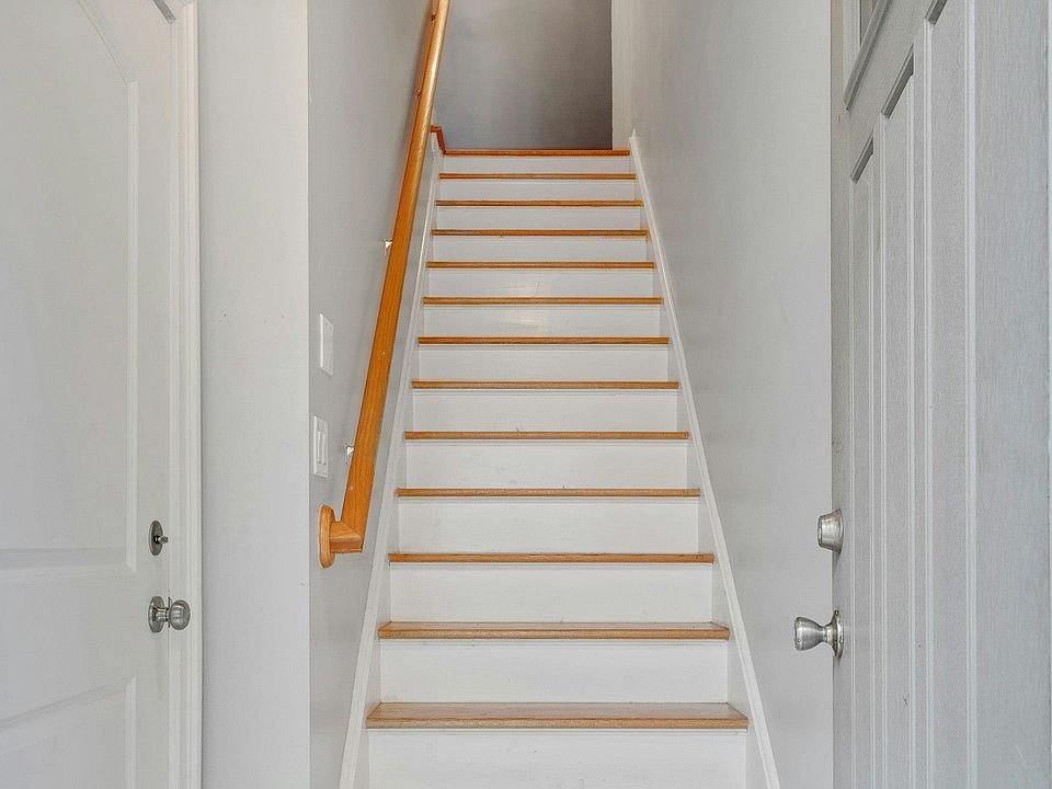 1st image of 67 Bleecker St #2
