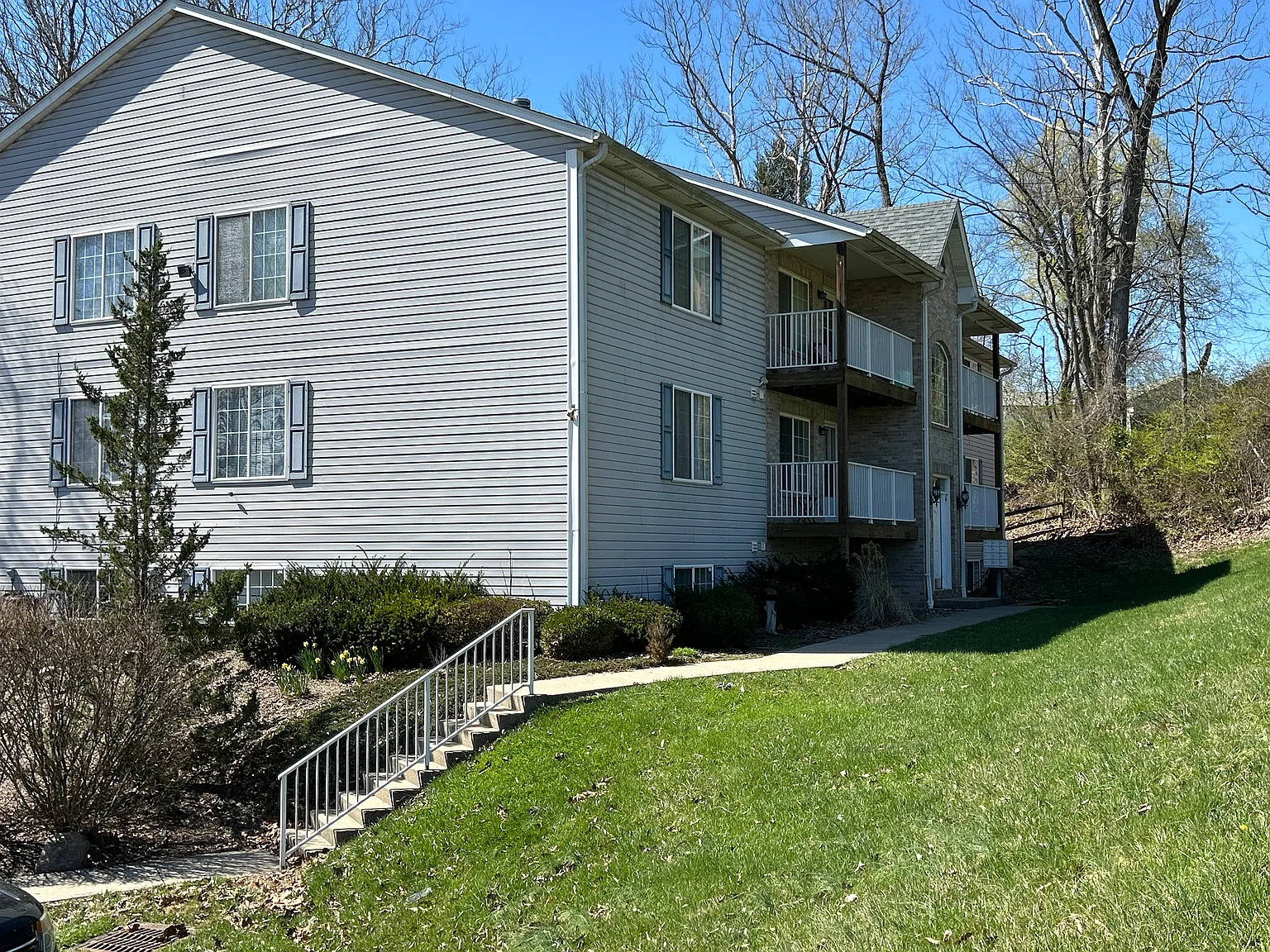 2 bed, 800 sqft, $1,400 — Photo 1