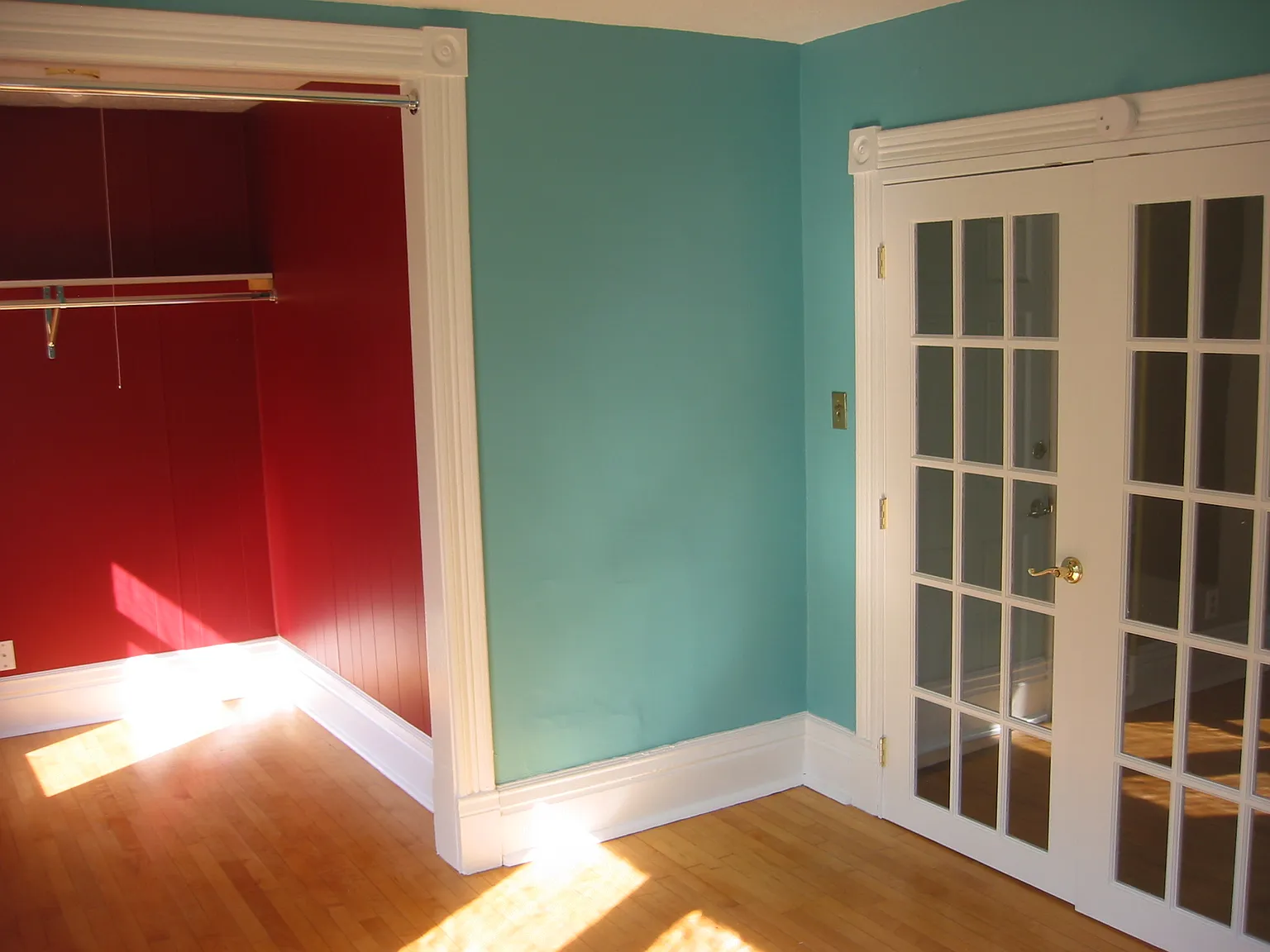 3 bed, 1200 sqft, $2,350 — Photo 4