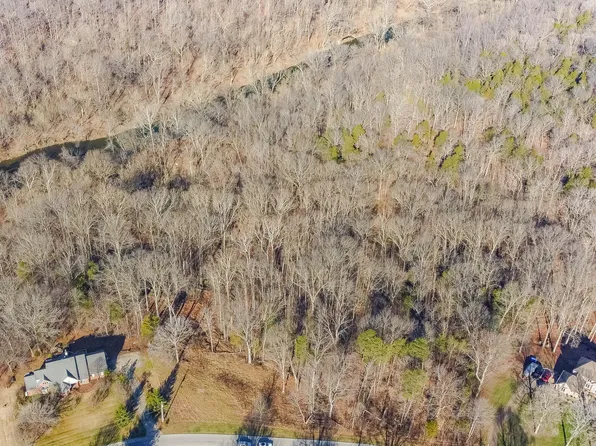 103 W Laurel River Dr, Shepherdsville, KY 40165