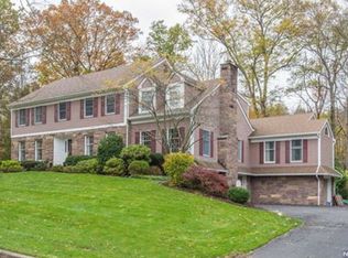 317 Paul Ct, Wyckoff, NJ 07481