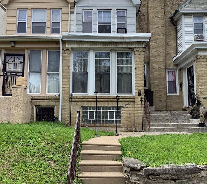 1st image of 561 W Abbottsford Ave