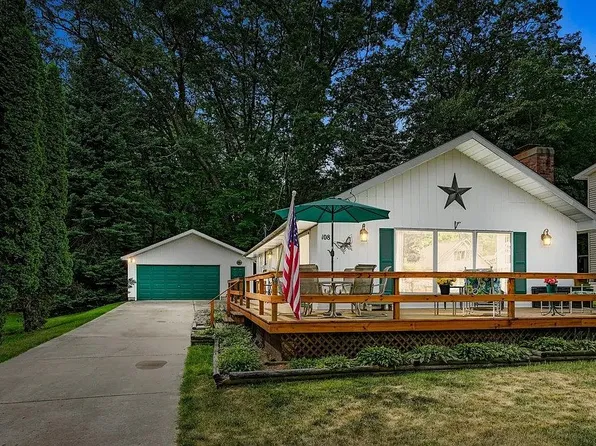 108 Holly Ln, Roscommon, MI 48653