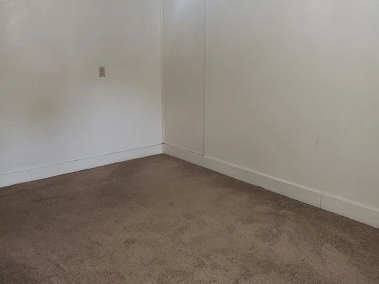 Garden level 2 br near School of Mines | Mountain views | walking distance to downtown Golden — Photo 5
