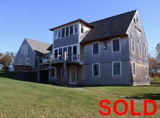 11 Landing Ln, Grand Isle, VT 05458