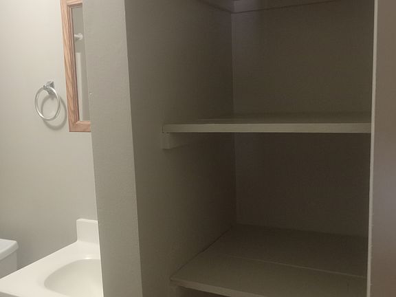 2nd image of 520 Ellis Ave #C