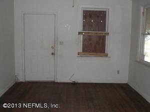 4th image of 3028 Commonwealth Ave