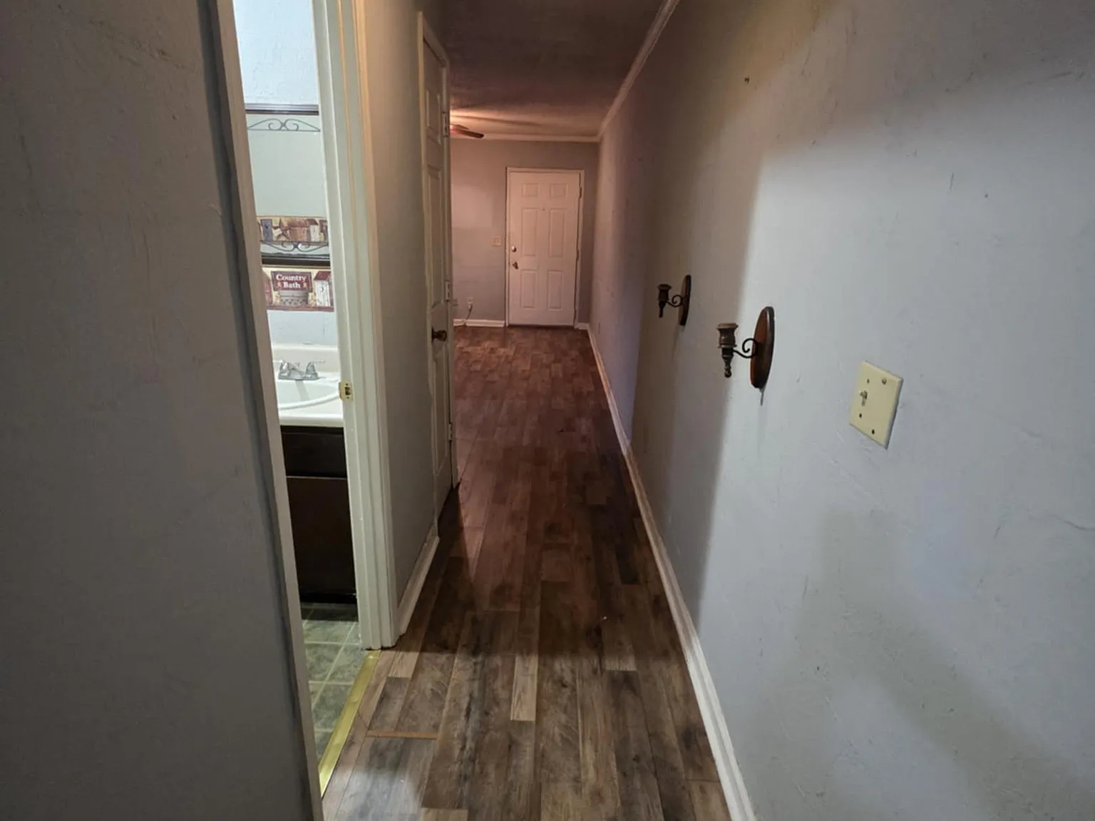 206 Flanders St — Photo 3