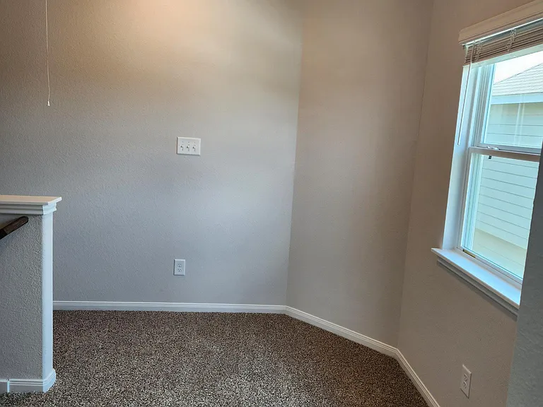 22010 King Heights Ln — Photo 17