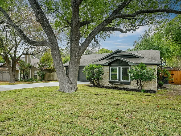 1807 Krizan Ave — Photo 40