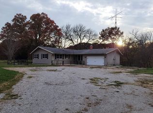 85 Union Rd, Waverly, IL 62692