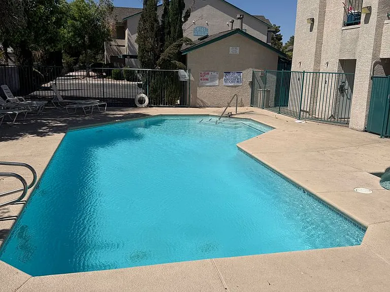 5271 Lindell Rd #202 — Photo 31