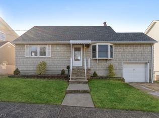 13 Veterans Pl, North Arlington, NJ 07031
