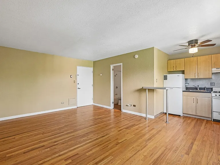 Aperture Apartments — Photo 10