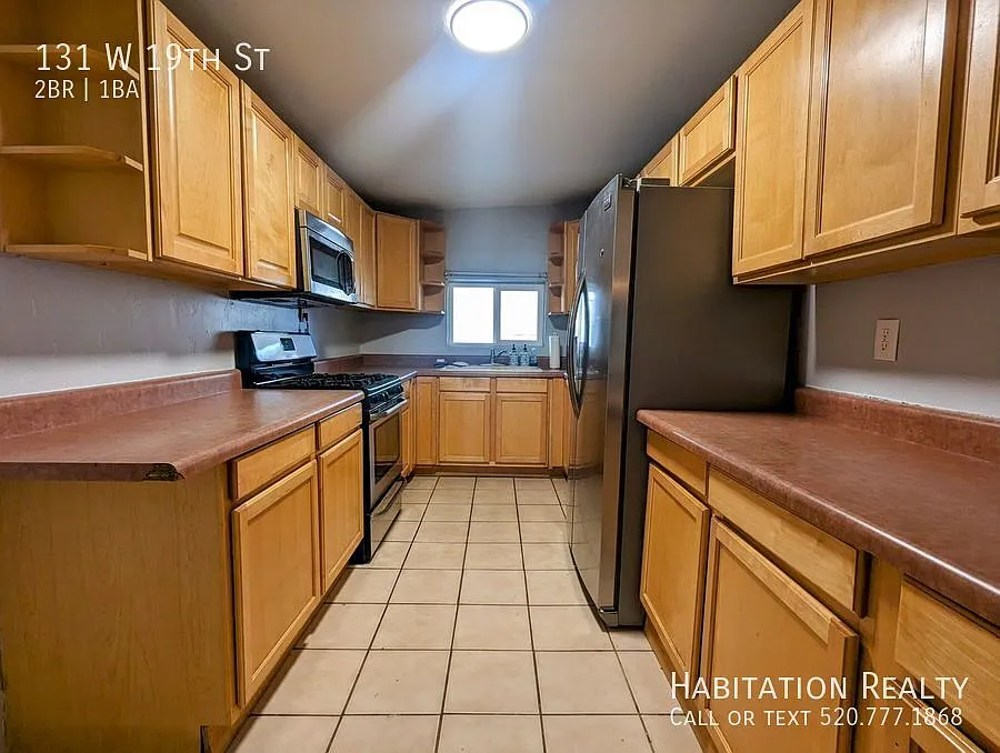 Beautifully remodeled 2Bed/1Bath downtown home + office/den space in the historic Barrio Santa Ro... — Photo 2