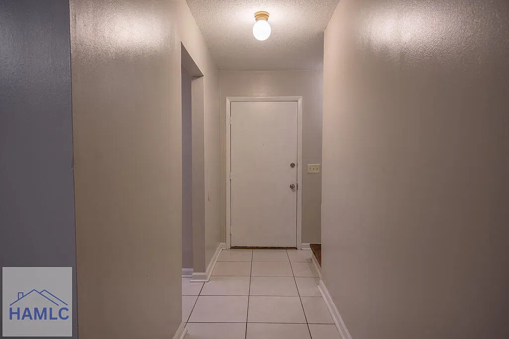 2 bed, 1.5 bath, 1068 sqft, $1,150 — Photo 4
