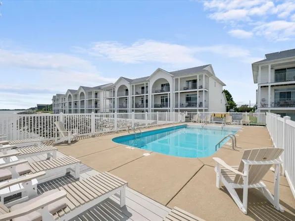 1187 W Lakeshore Dr, Pt Clinton, OH 43452