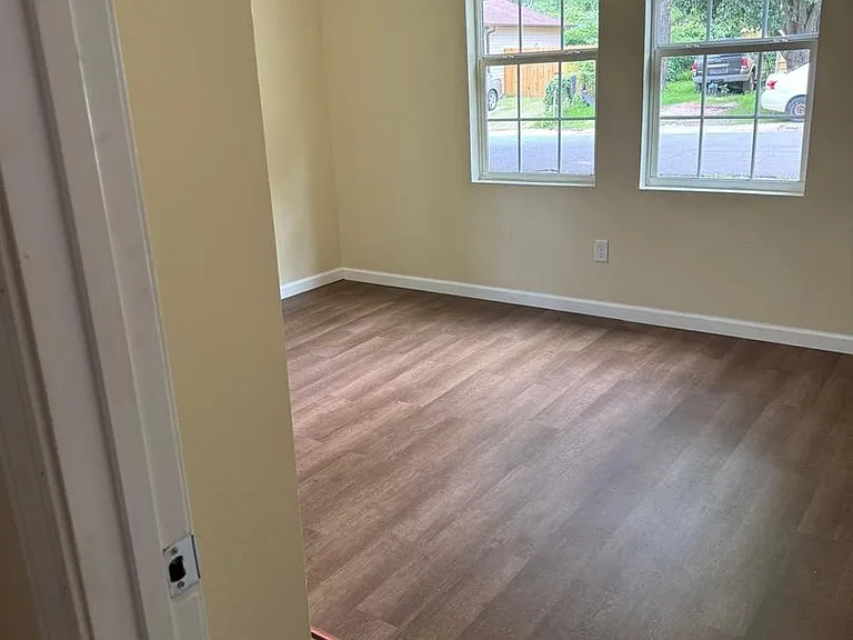 172 Roosevelt Rd — Photo 5