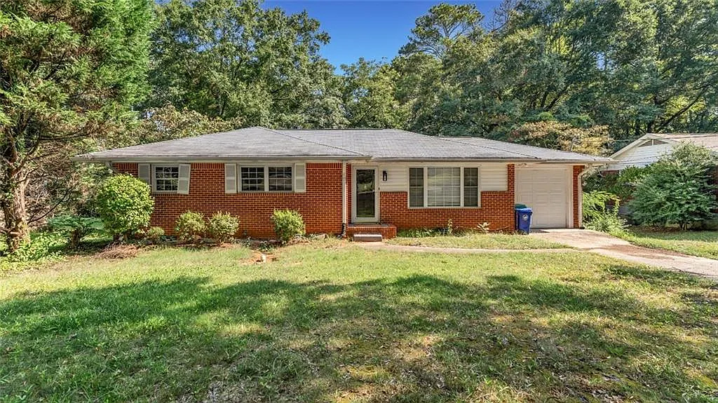 3 bed, 1.0 bath, 1200 sqft, $2,300 — Photo 1